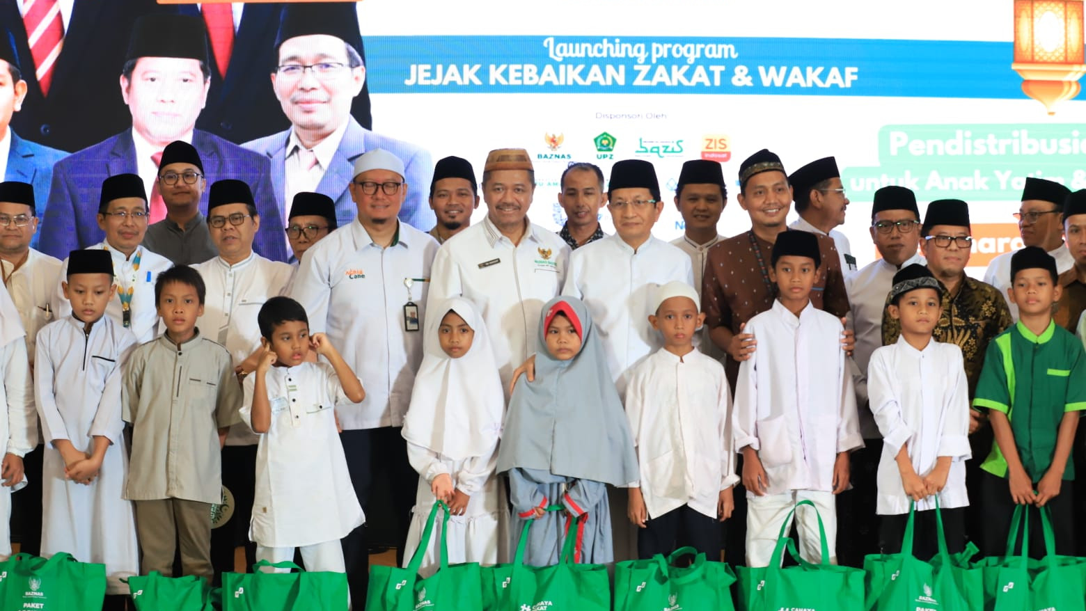 Kemenag Salurkan Bantuan untuk Dua Juta Yatim dan Penyandang Disabilitas