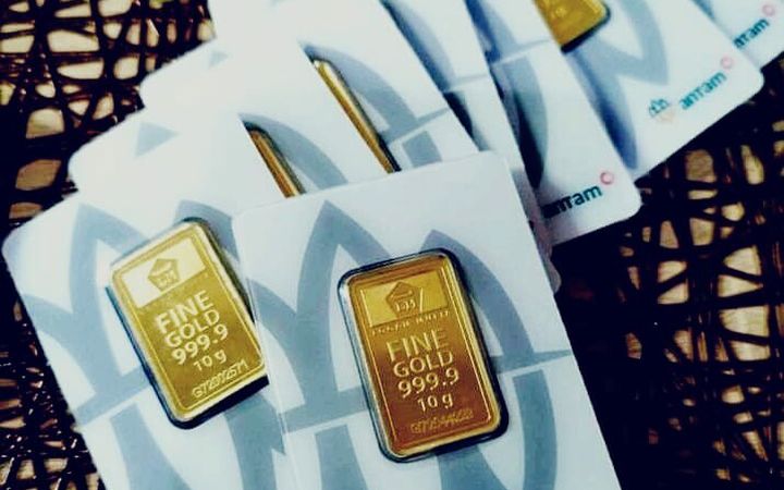 Emas Antam 15 September Turun Tipis ke Rp2.093.000 per gram